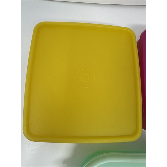 7x Vintage Tupperware Snack Set - 2 square away keeper 4 cups orange red yellow - Picture 4 of 15